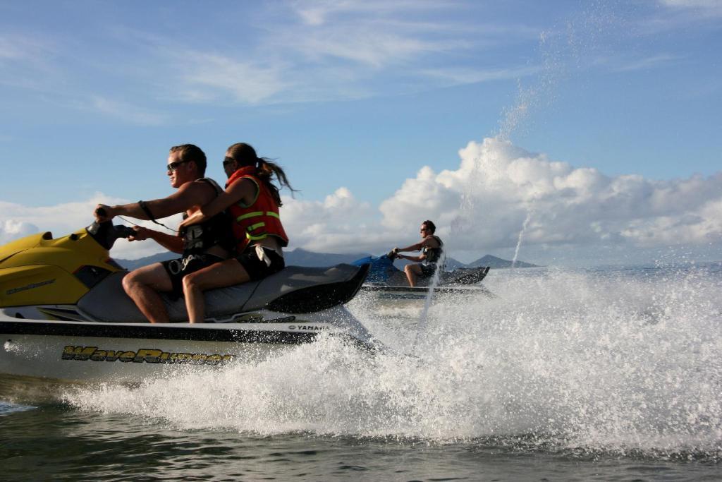 Uprising Beach Resort Pacific Harbour Eksteriør bilde