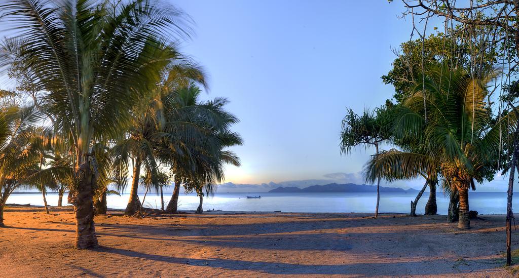 Uprising Beach Resort Pacific Harbour Eksteriør bilde