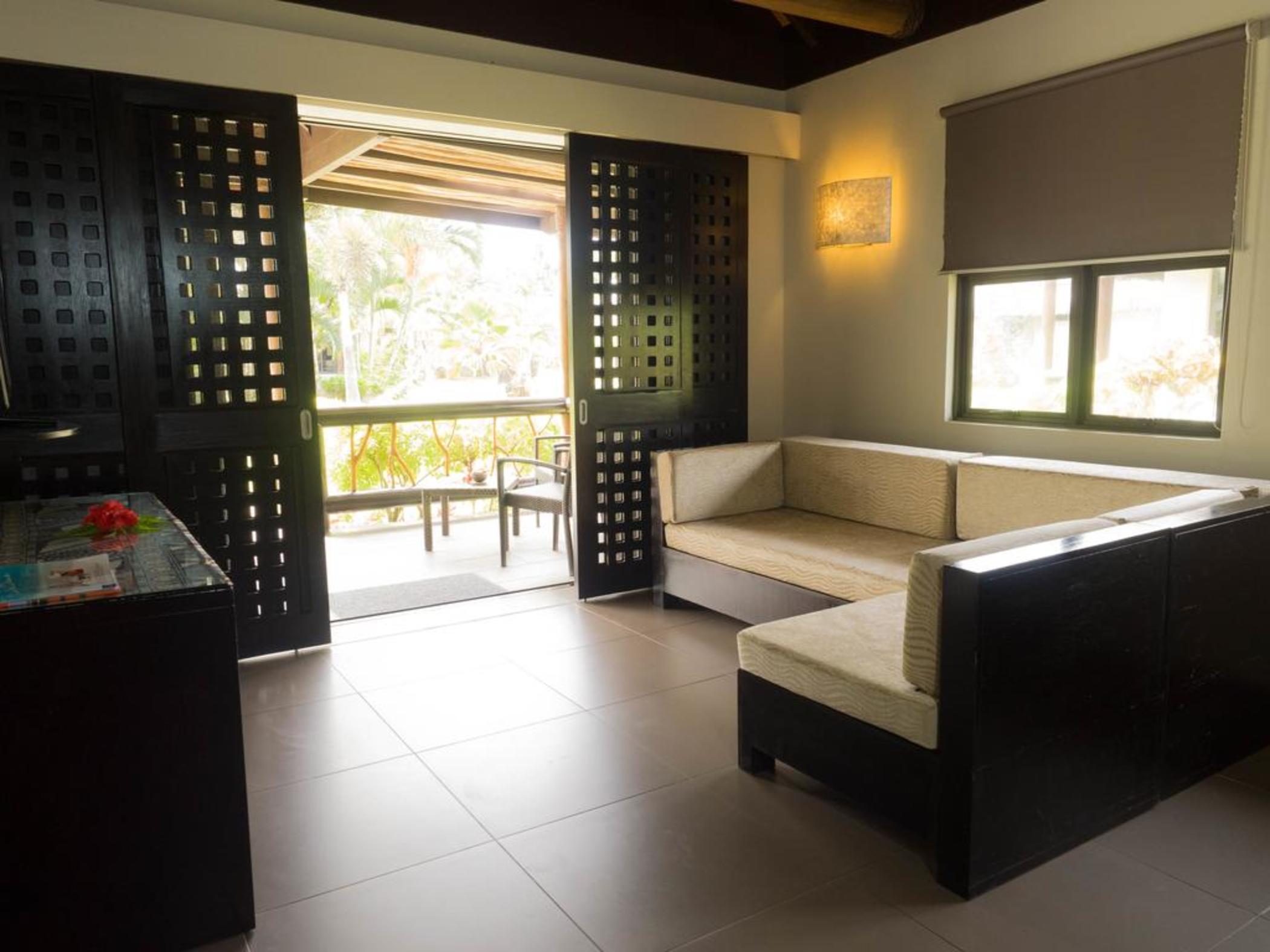 Uprising Beach Resort Pacific Harbour Eksteriør bilde