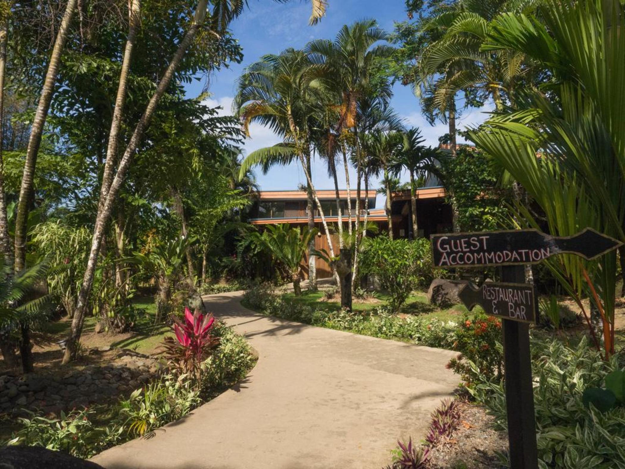 Uprising Beach Resort Pacific Harbour Eksteriør bilde
